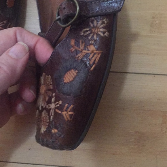 NWOT Women’s Nurture Brown Quilted Shoe - Picture 3 of 6